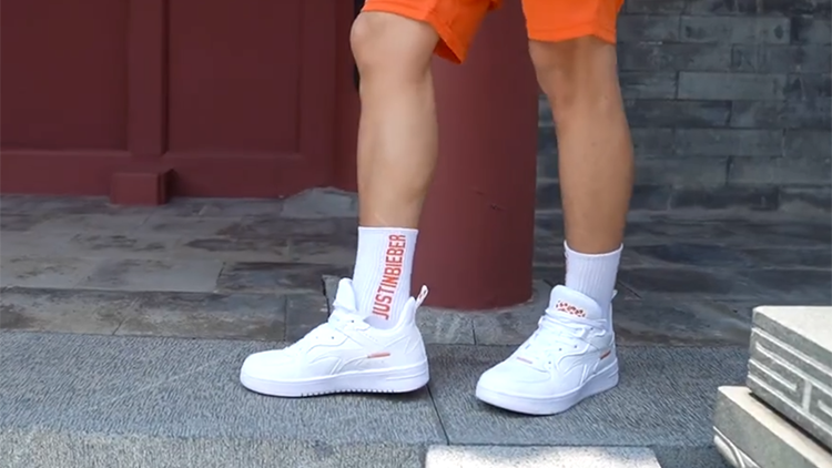 李宁 宝藏联名运动鞋9