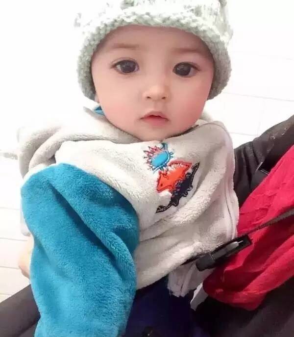 赛场亮相!c罗专属刺客"冠军"战靴