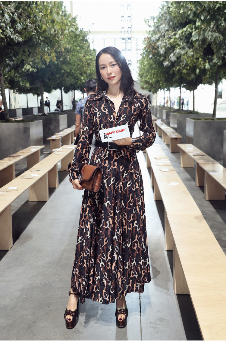 fs56262# 明星同款江一燕复古印花连衣裙长袖翻领收腰显