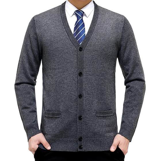 Dad's new autumn and winter style for men at the end of the year 12-1-B+ cashmere cardigan Dad's grandfather wears a collar sweater knitted
Dad's new autumn and winter style for men at the end of the year 12-1-B+ cashmere cardigan Dad's grandfather wears a collar sweater knitted