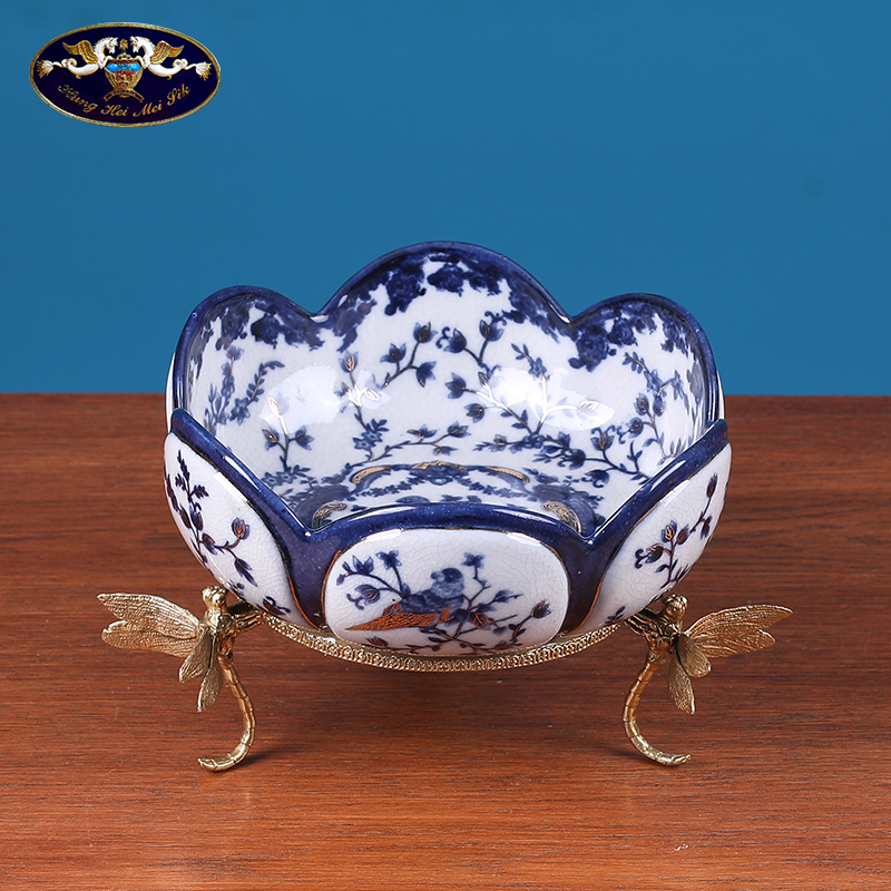 Blue and white dry fruit tray was European - style key-2 luxury high - grade American creative household ceramics sitting room keys to receive dish tea table furnishing articles