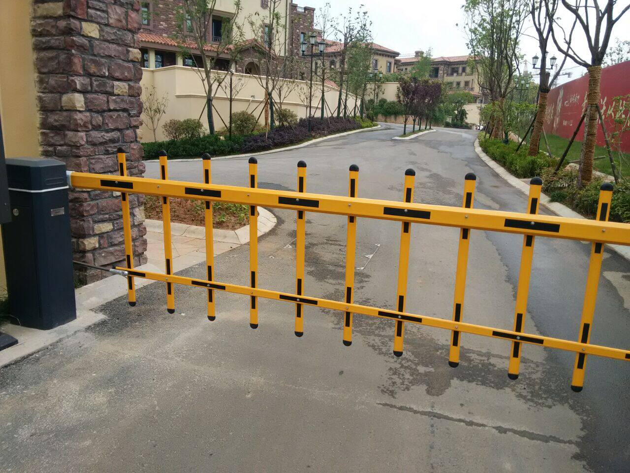 百胜栅栏道闸/智能栅栏式道闸/栅栏电动挡车器/门禁栅栏/道闸系统