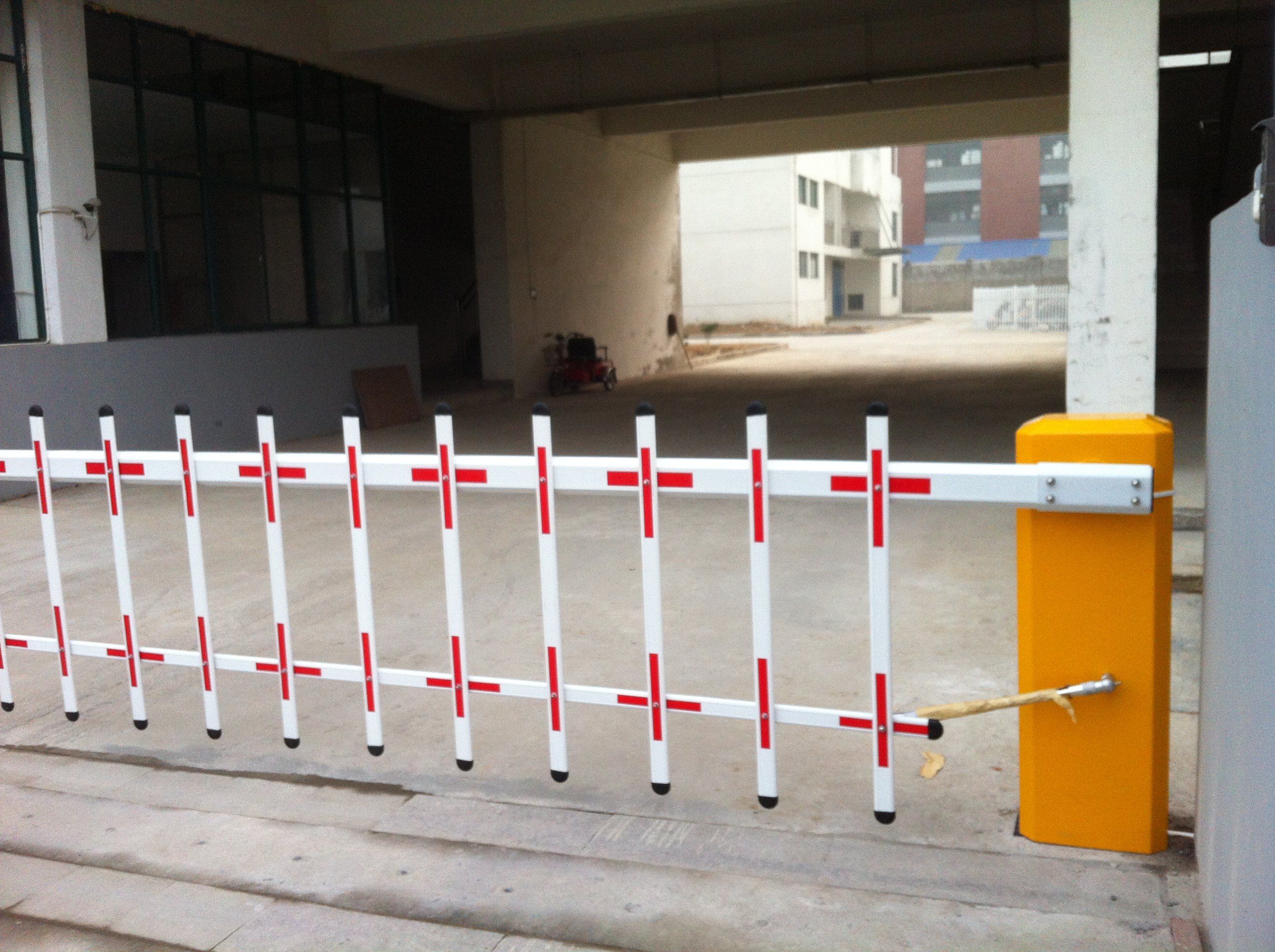 百胜栅栏道闸/智能栅栏式道闸/栅栏电动挡车器/门禁栅栏/道闸系统