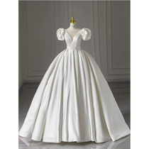 French satin - faced wedding dress 2023 new bride married high - end temperament wedding master yarn to go out dress