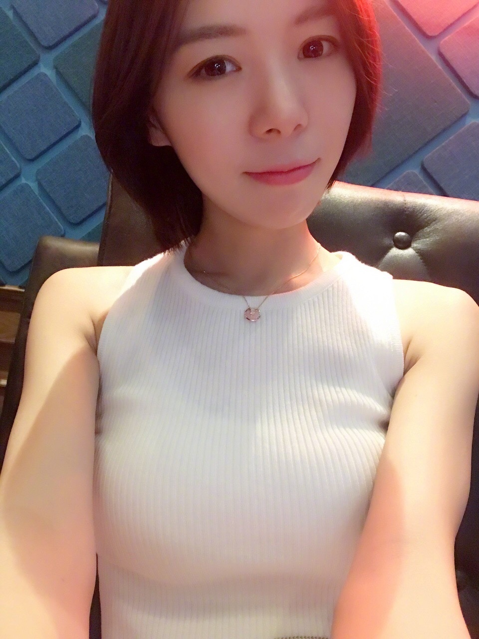 lol小楼吃鸡开竞猜被玻璃心粉丝带节奏