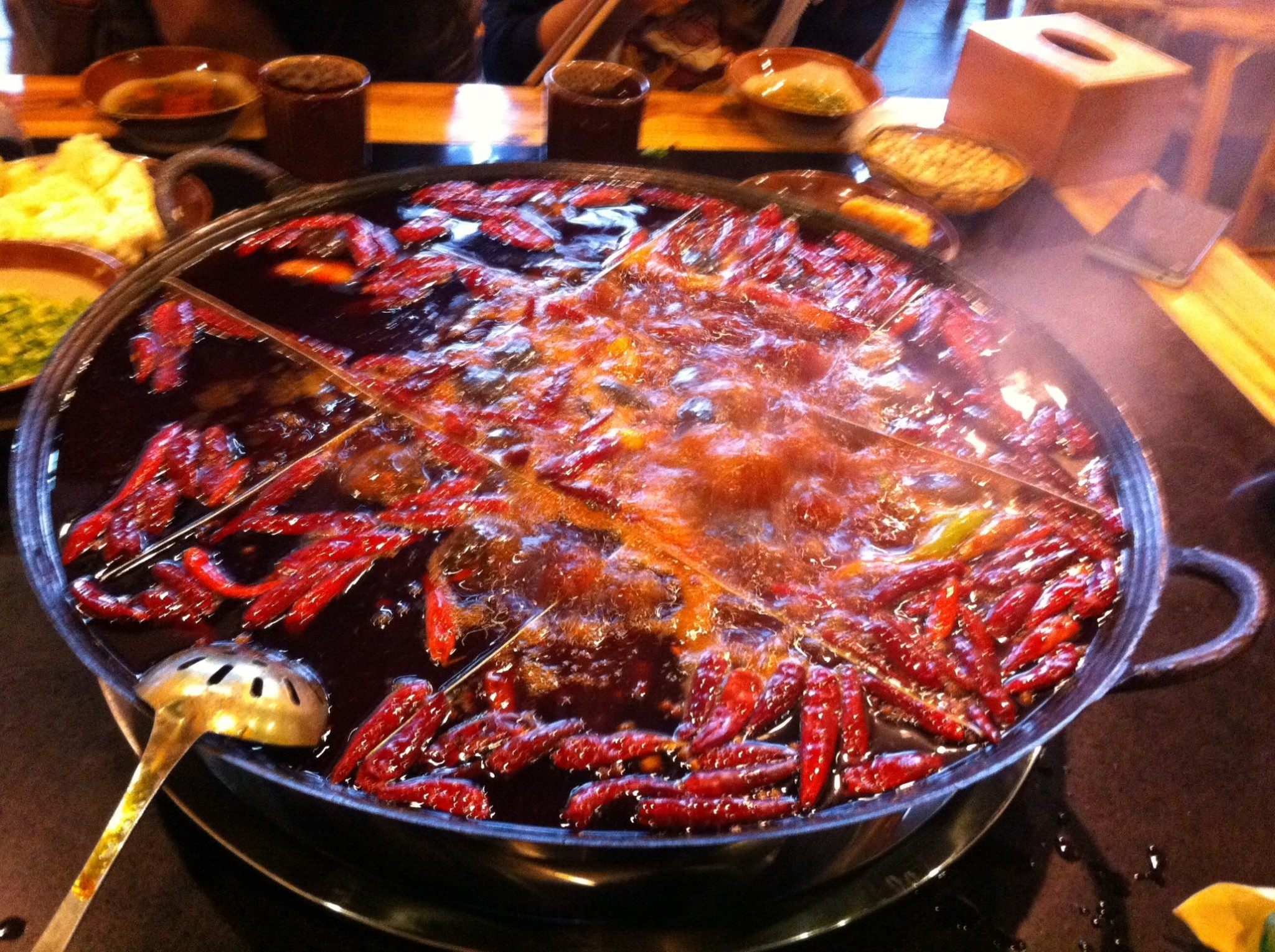 当我们进食后,肠道上的受体被激活,引起肠道运动的紊乱,蠕动加快.