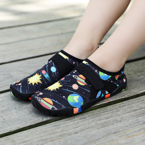 Outdoor quick drying beach shoes, children's swimming shoes, anti slip sandals, breathable river tracing shoes for men and women, beach cutting and water wading shoes Outdoor quick drying beach shoes, children's swimming shoes, anti slip sandals, breathable river tracing shoes for men and women, beach cutting and water wading shoes