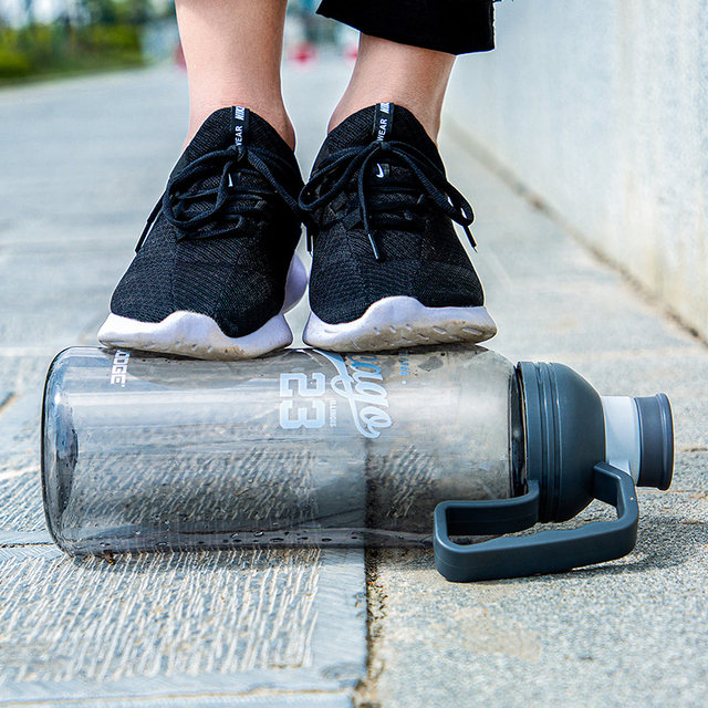 Xile Water Cup Male Super Large Capacity Space Cup Kettle Outdoor Portable Plastic Cup Filter 2000ml Sports Water Bottle Xile Water Cup Male Super Large Capacity Space Cup Kettle Outdoor Portable Plastic Cup Filter 2000ml Sports Water Bottle