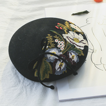 Embroidered beret National style hat female autumn and winter Daily literary and artistic style Korean version of Bud hat wool painter hat wool painter hat