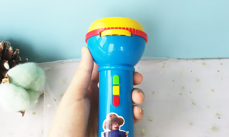 实测光头强手电筒玩具,好玩又实用