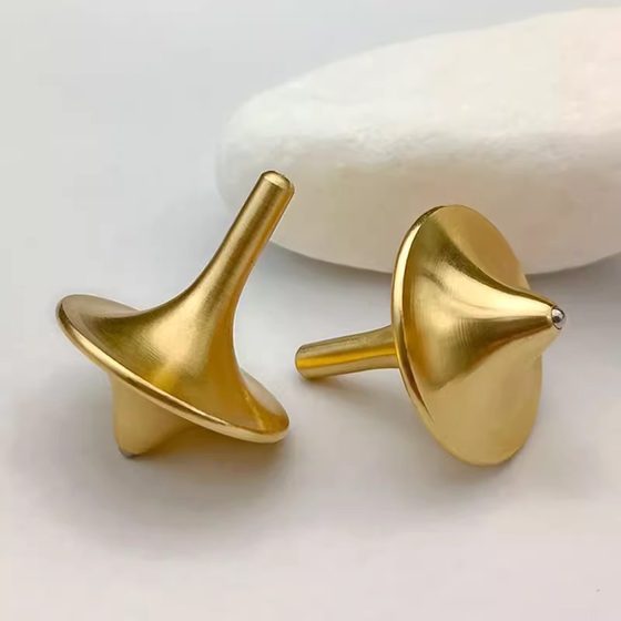Pure brass hand twisted gyro Inception Space same fingertip internet celebrity decompression and decompression artifact class movie small toys
Pure brass hand twisted gyro Inception Space same fingertip internet celebrity decompression and decompression artifact class movie small toys