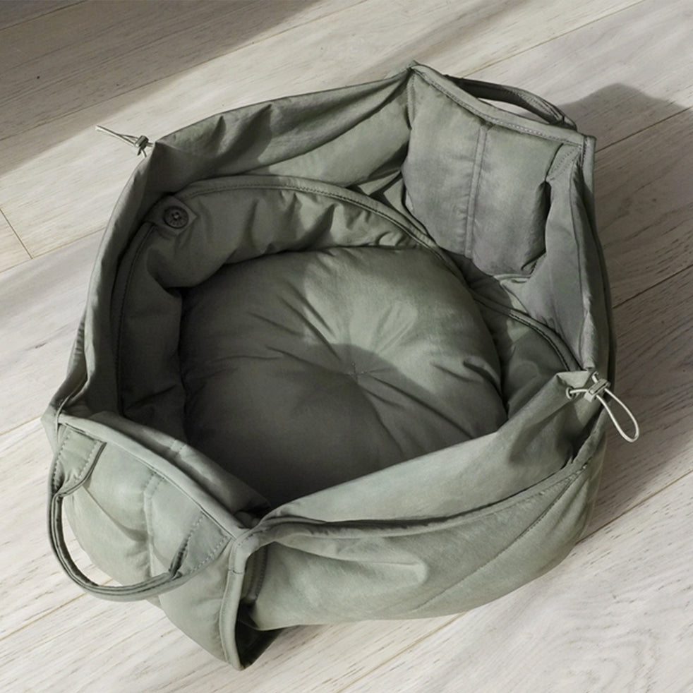 Pet cat and dog out conveniently carry small cat nest in dog bag soft and comfortable