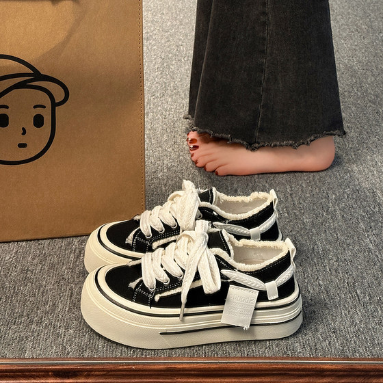 Casual sports ladies super hot black low top cute big head round head mango headboard shoes thick sole breasted canvas shoes
Casual sports ladies super hot black low top cute big head round head mango headboard shoes thick sole breasted canvas shoes