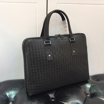 European and American mens handbag 2023 new waxed calf skin weaving large capacity commercial single shoulder computer package