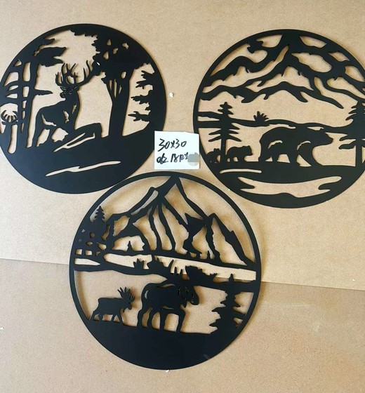 Free shipping promotion, original foreign trade list, European iron Christmas elk round wall hanging set, three decorative paintings Free shipping promotion, original foreign trade list, European iron Christmas elk round wall hanging set, three decorative paintings