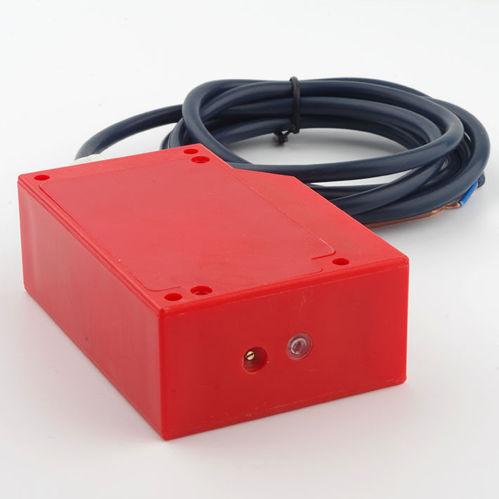 engineering car washing machine photoelectric switch 0-7m long-distance induction diffuse reflection infrared sensor car