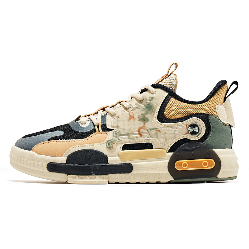 Женская модель