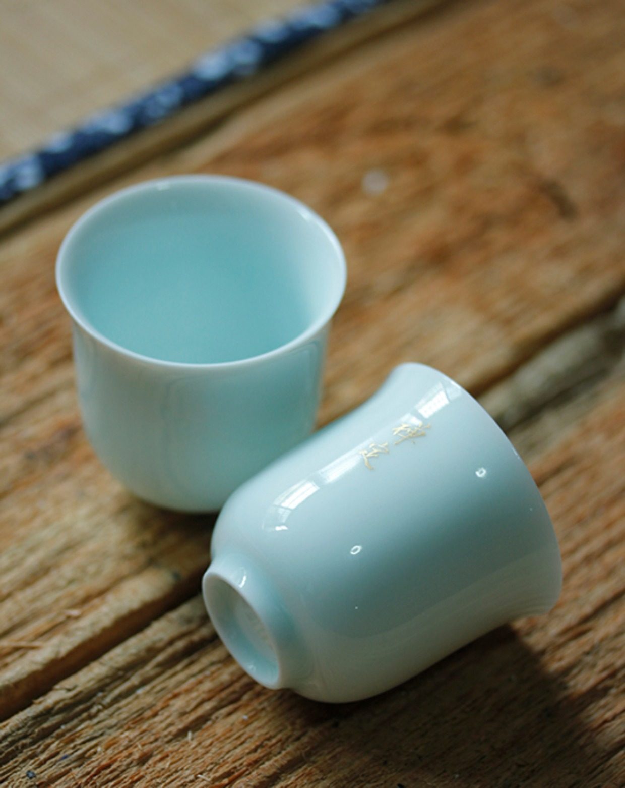 闲云堂24k纯金 手绘六度杯小茶杯品茗杯 青瓷浅雕刻陶瓷功夫茶具_7折