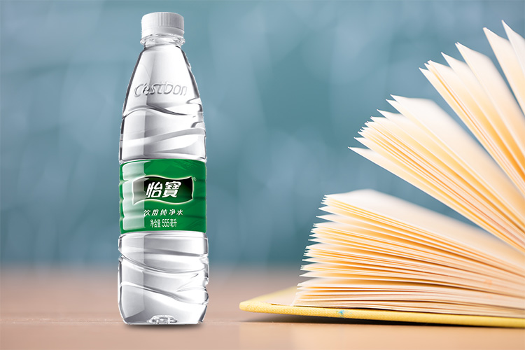 量贩装怡宝纯净水给你想要的安全饮用水