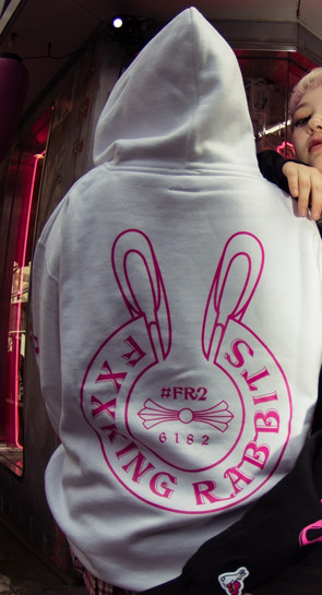 優羽 FR2 Logo within Face Outline Zip FR2 - FR2 Logo within Face Outline Zip Hoodieの通販 by ☆｜エフ