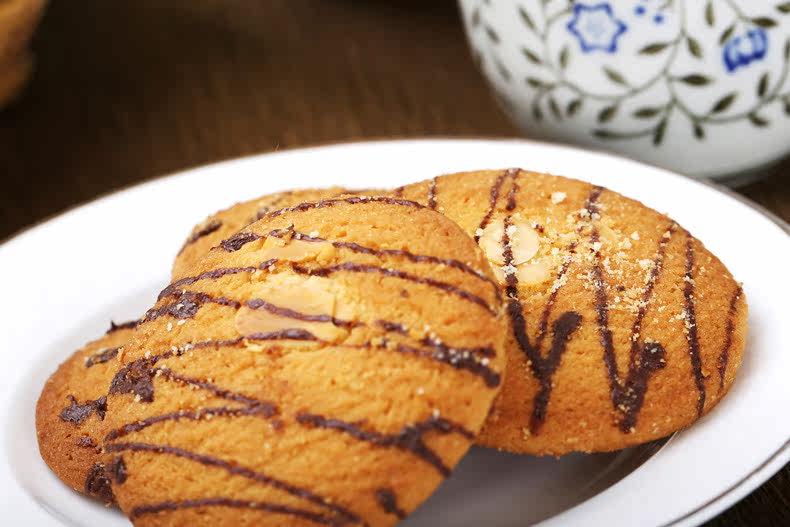 金莎 扁桃仁饼干 巧克力曲奇135g