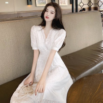 Summer womens clothing 2021 new design sense niche sexy lace collar skirt temperament French dress female