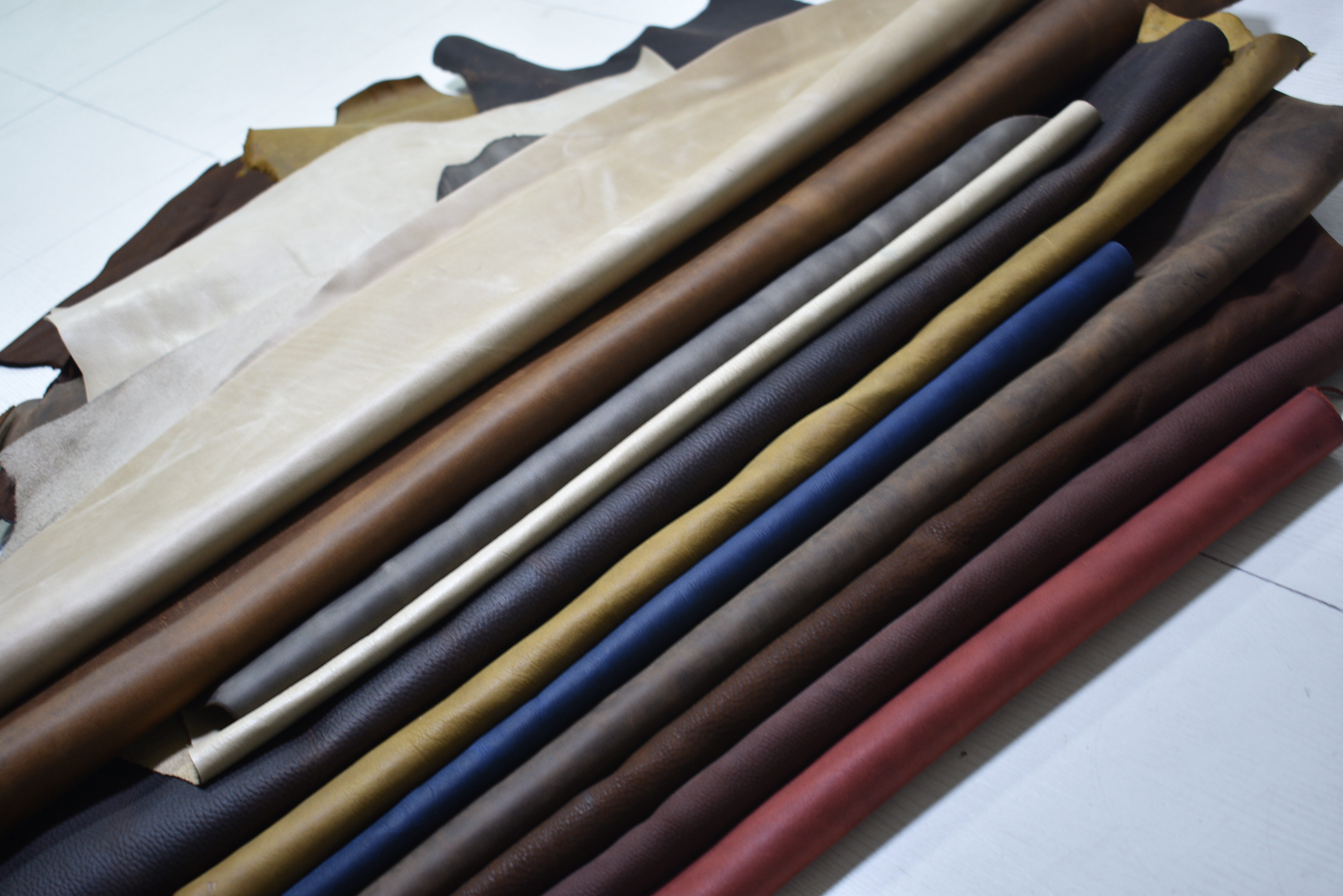 diy手工皮进口库存真皮样品小料疯马油皮头层牛皮练手皮库存清仓_7折