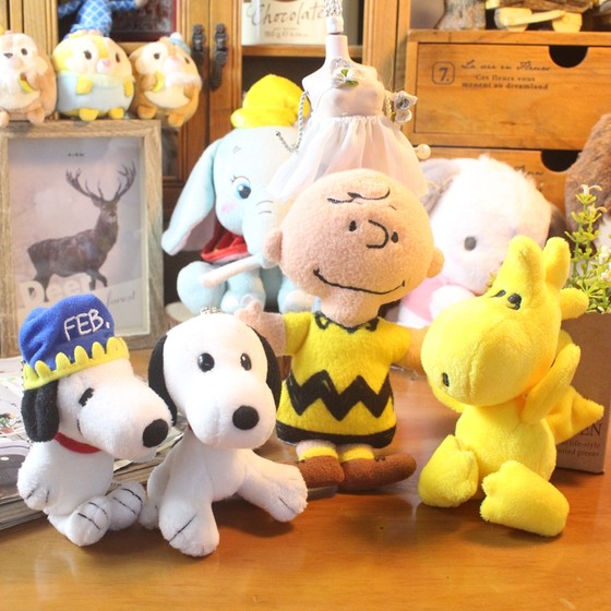 Japanese single genuine Snoop Charlie Husto Olafka bag plush doll pendant hanging decoration
Japanese single genuine Snoop Charlie Husto Olafka bag plush doll pendant hanging decoration