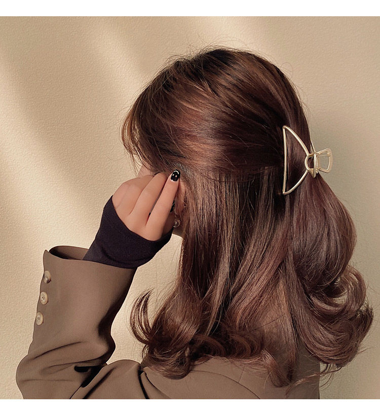 夏季鲨鱼夹韩国气质抓夹后脑勺发抓女盘发夹子头饰网红2021年新款