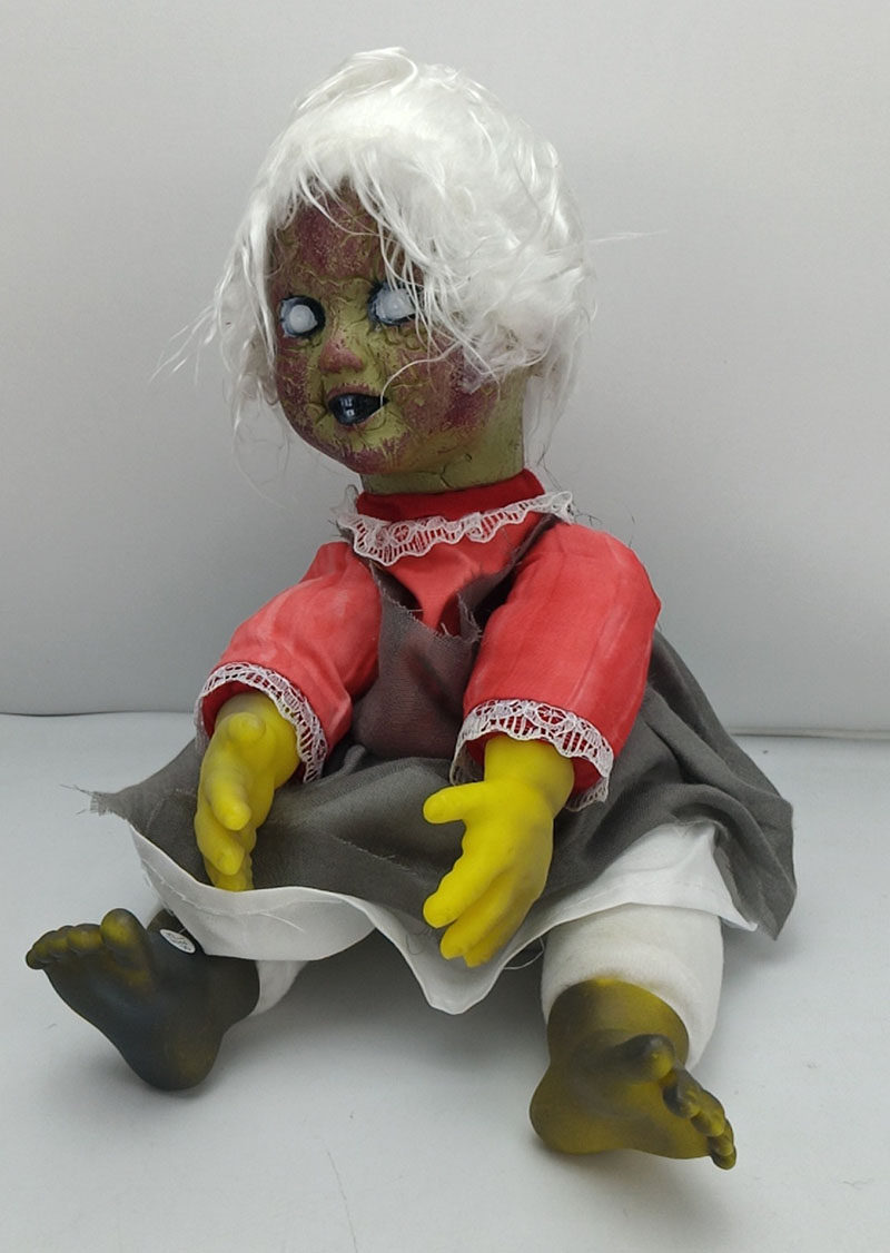 万圣节鬼屋逃脱恐怖电动走路鬼娃娃公仔声控感应鬼婴叫毛绒玩具