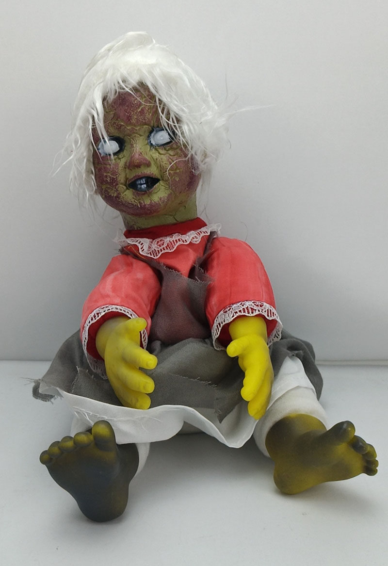 万圣节鬼屋逃脱恐怖电动走路鬼娃娃公仔声控感应鬼婴叫毛绒玩具