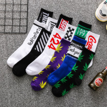 Street tide socks tide cards European and American Street Maple Leaf middle tube stockings autumn and winter cotton hip hop personality Sports basketball socks