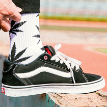 Five pairs of hemp leaf maple leaf socks hip hop street skateboarding basketball high stockings sports socks stockings winter thickened