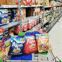 British Alpen fruit and nut cereal skimmed unsweetened breakfast ready-to-eat to make at meal replacement oatmeal 1 1kg