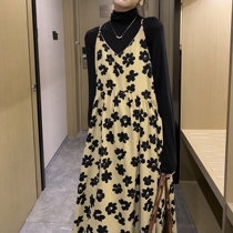 Gentle Little Sister ~ Pregnant Womens Autumn and Winter High Neck base shirt Size Vintage Flower Vest Dress Two-Piece