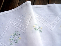 外贸棉麻手工刺绣扣锁英式复古田园电视盖巾床头沙发巾桌布 85CM