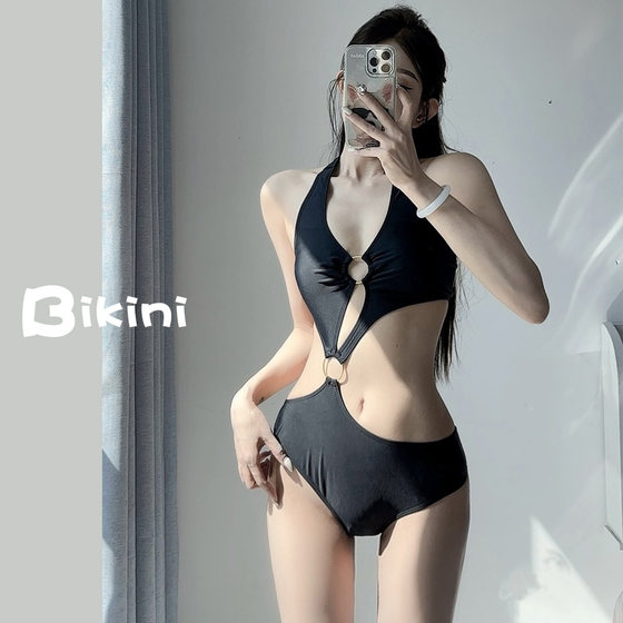 Miss Shark New high-end sexy and fashionable white and black hot spring vacation triangle bikini swimsuit women
Miss Shark New high-end sexy and fashionable white and black hot spring vacation triangle bikini swimsuit women