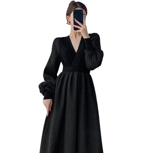 2022 spring and autumn high-end quality high-end design sense small dress French Hepburn style V-neck black dress 2022 spring and autumn high-end quality high-end design sense small dress French Hepburn style V-neck black dress