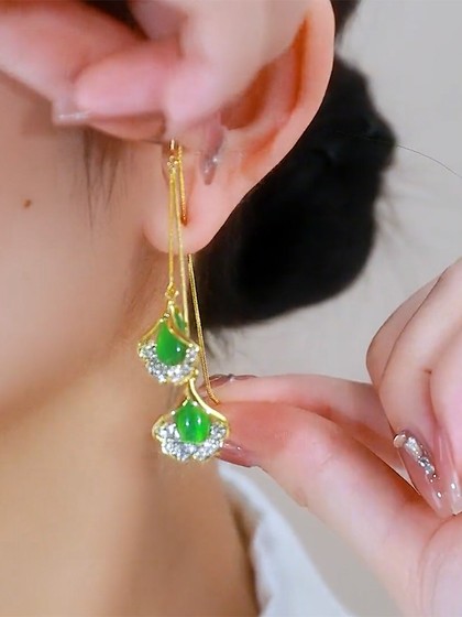 고급 슬림, 술, 골든 가지, 옥상 잎이 빛나고 절묘한 여성을위한 녹색 진고 잎 귀걸이의 잎 고급 슬림, 술, 골든 가지, 옥상 잎이 빛나고 절묘한 여성을위한 녹색 진고 잎 귀걸이의 잎