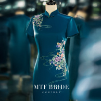 Manchen Tingfang (Yan Fang) Xi-in-law wedding dress mother embroidered noble blue cheongsam temperament dress