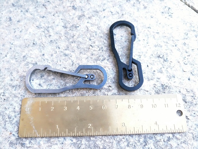 整体线切割 不锈钢战术户外装备工具 多功能钥匙扣登山扣挂扣快挂_7折