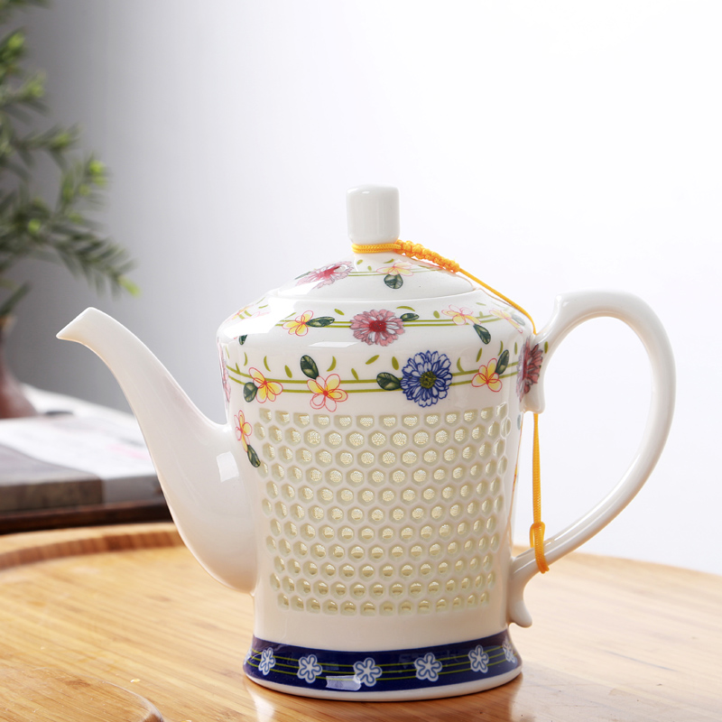 Large and exquisite teapot honeycomb hollow out of the blue and white porcelain ceramic teapot kung fu tea accessories teapot teacup sea tureen