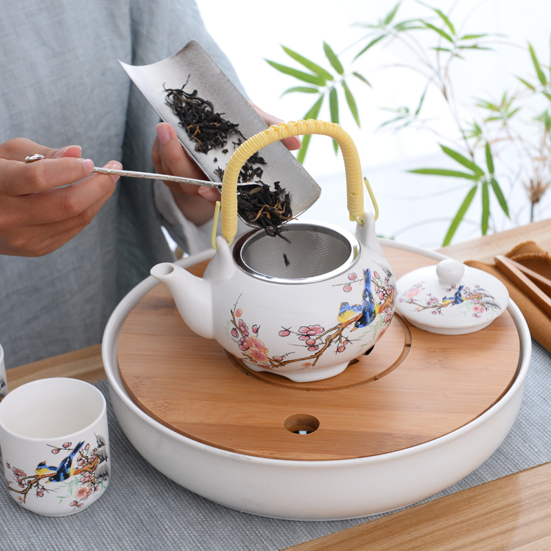 Blue and white porcelain teapot teacup tea suit household contracted and I Chinese style of a complete set of Blue and white porcelain kung fu tea tray