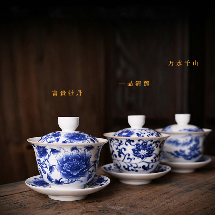 Retro tureen household manual only three new one bowl of blue and white porcelain of jingdezhen ceramic kung fu tea set hand grasp the tea cup