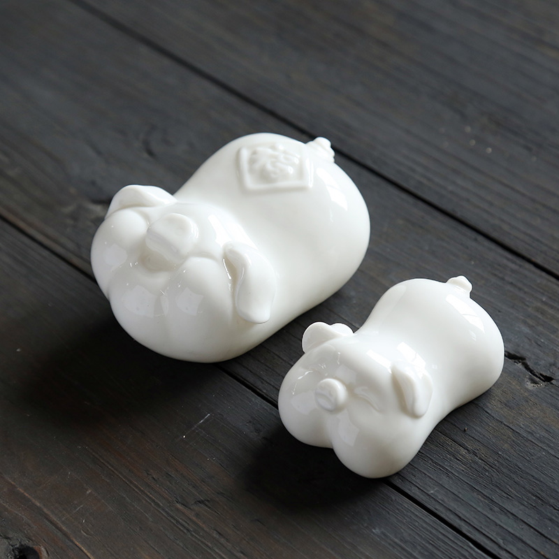 A Lovely tea pets play tray suet YuFu pig home furnishing articles furnishing articles tea boutique dehua white porcelain piggy tea accessories