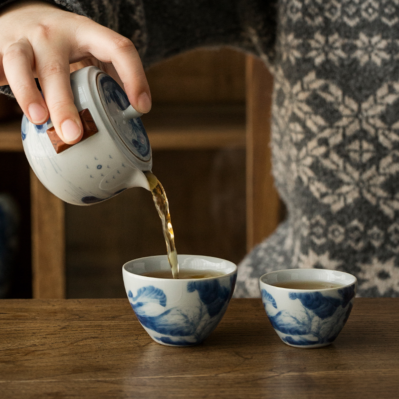 Jingdezhen porcelain hand - made crack cup a pot of 2 cups of individual travel office portable set of ceramic kung fu tea set