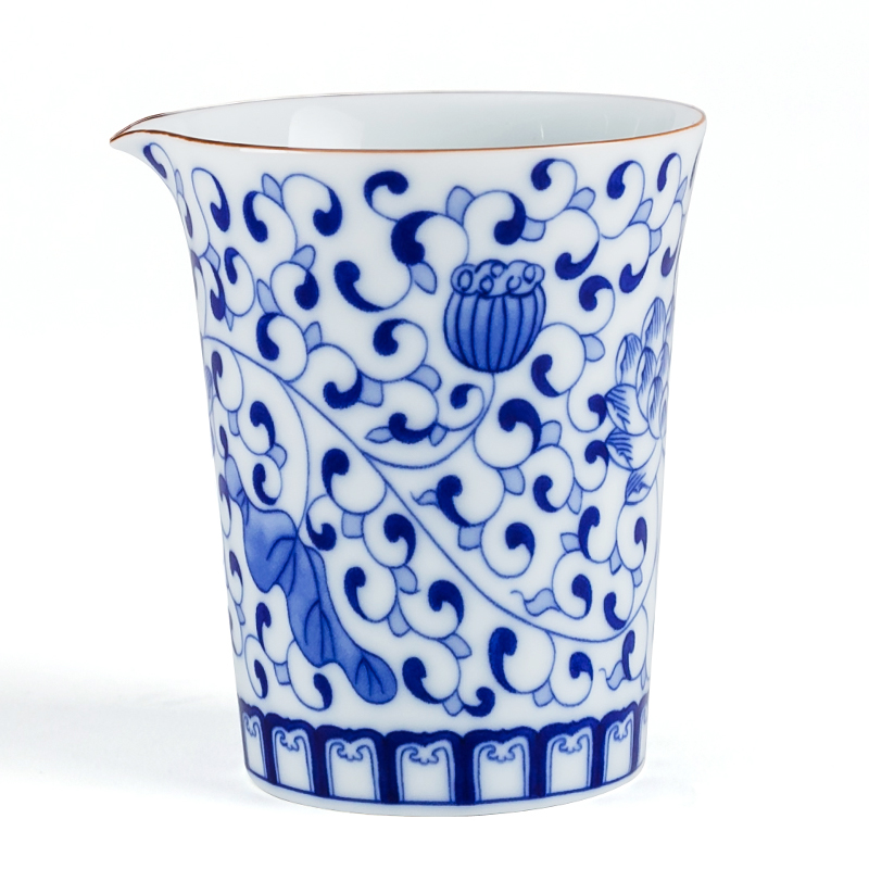 Blue and white porcelain NiuRen large household fair keller of tea sea kung fu tea set and a cup of tea cup points fitting