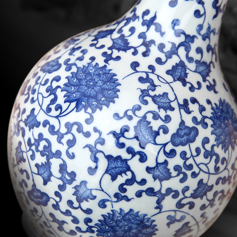 Antique blue and white porcelain of jingdezhen ceramics bound lotus flower grain gall bladder living room decoration office furnishing articles