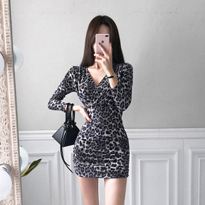 Spring and summer new Korean women’s leopard V-neck waistband show thin package hip dress sexy temperament bottoming ski