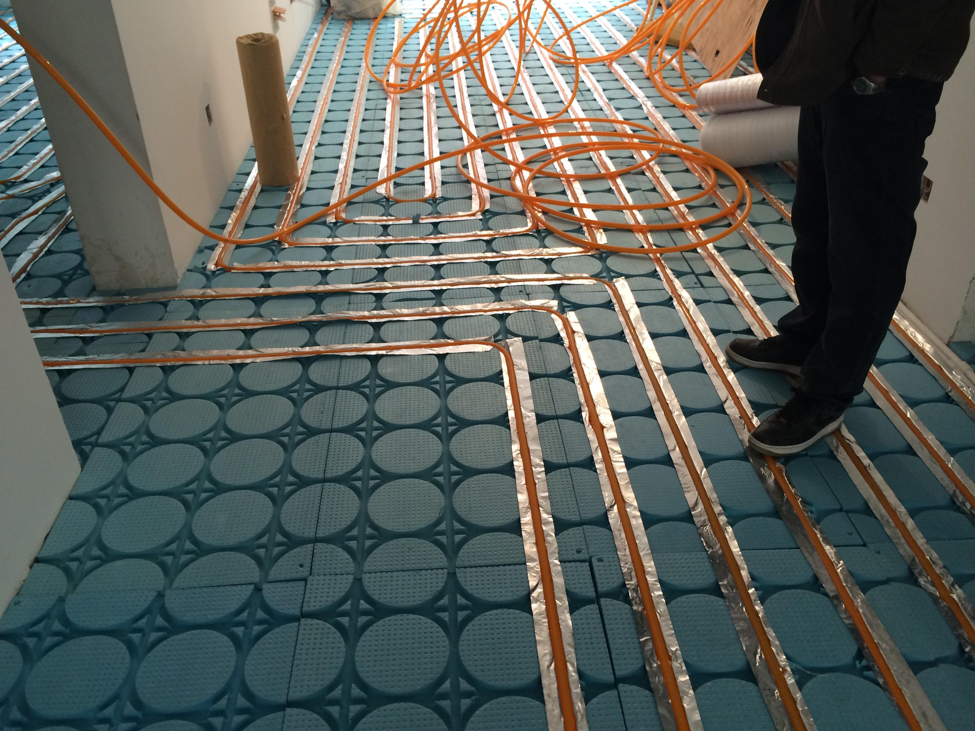 斯瑞达水电地暖保温干式薄型地暖模板安装地暖挤塑板管地暖模块